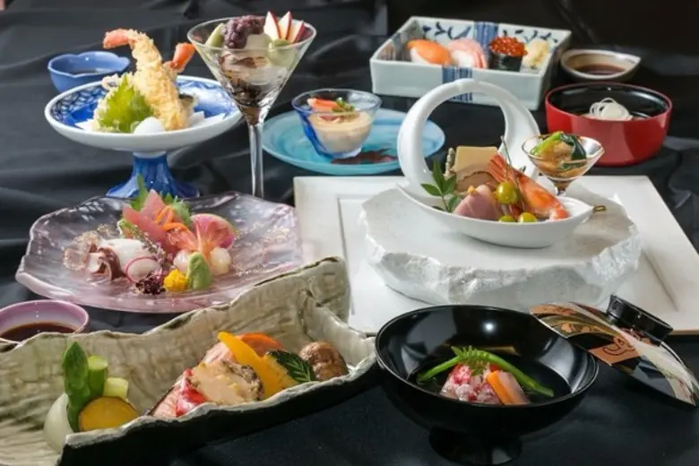 โรงแรมดุสิตธานี กรุงเทพฯ ร่วมกับกลุ่มโรงแ...