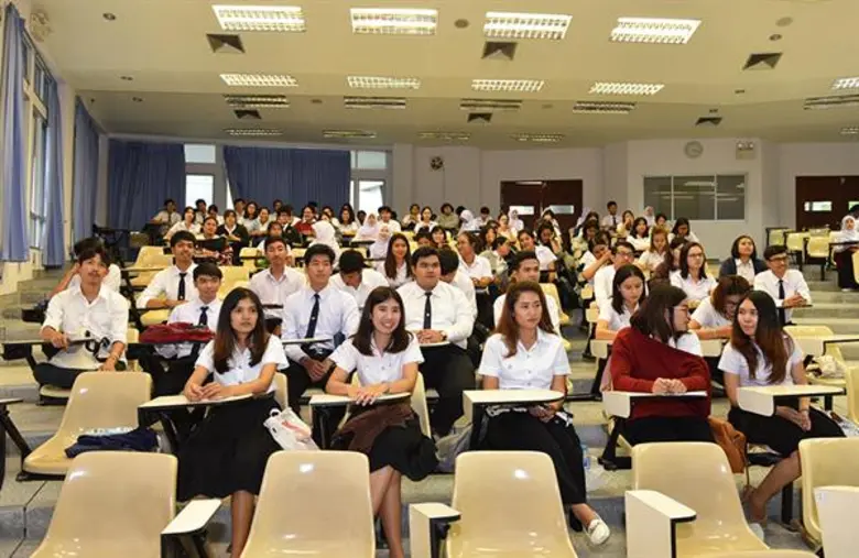 ม.อ.ตรัง เชิญอดีตมิสไทยแลนด์ยูนิเวิร์สสอนทักษะบุคลิกภาพ ให้กับนักศึกษาสหกิจศึกษา
