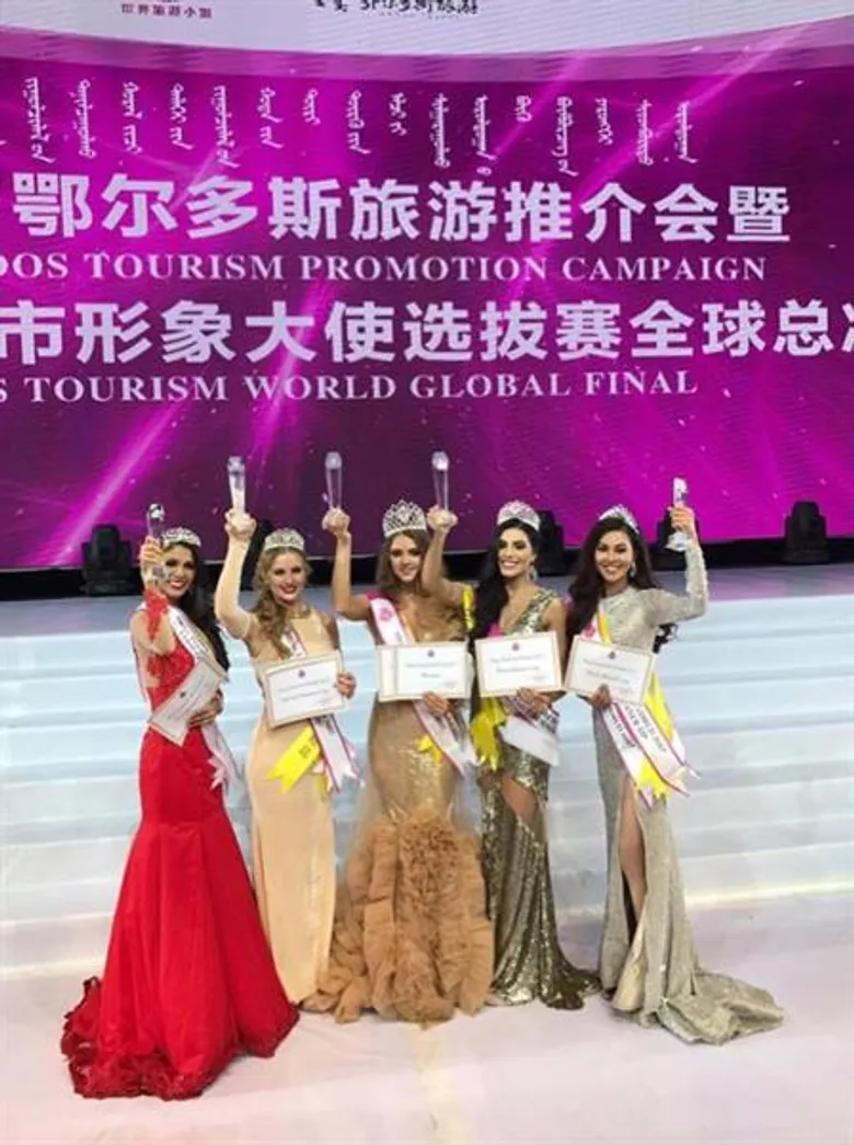 “โบว์ – ชรัชดา พิทักษ์บุตร” สาวงามจากไทย คว้าตำแหน่งรองชนะเลิศอันดับ 3 Miss Tourism World 2017 โดยมีสาวงามจากประเทศยูเครนเป็นผู้คว้ามงกุฏชนะเลิศไปครอง