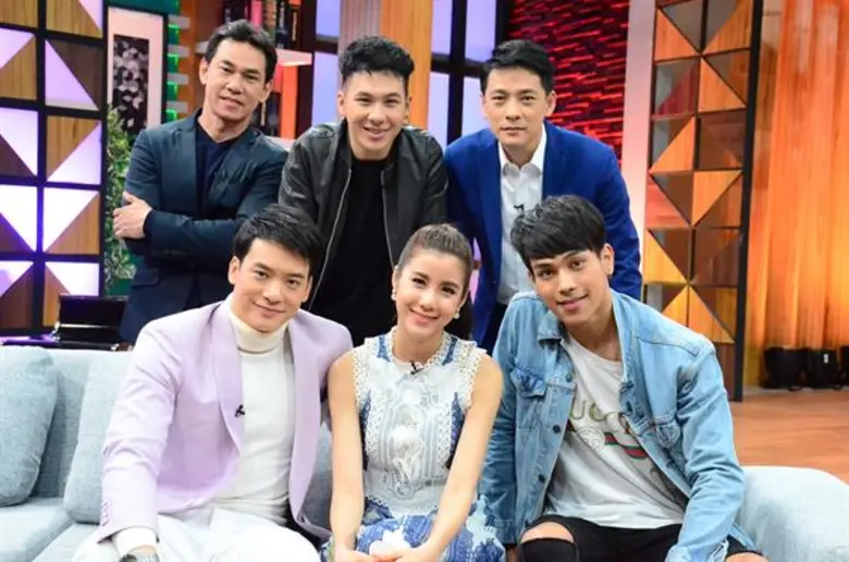 "เจ๋อกันวันเสาร์" วาไรตี้ทอล์คโชว์ต้อนรับ...