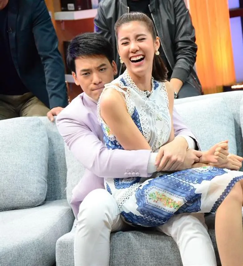 คู่ซี้ “ไก่-อ้น” จับคู่จ้อ “เจ๋อกันวันเสาร์” “บี้-เอสเธอร์” นำทีม “เธอคือพรหมลิขิต” ประเดิมเทปแรก