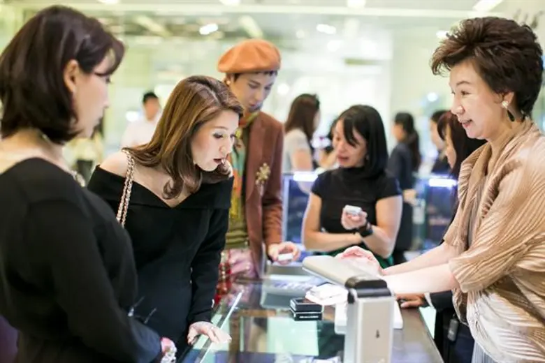 “TREZ Jewelry” จับมือ “สยามพารากอน” จัดเอ็กซ์คลูซีฟเวิร์กช็อป เชิญแขกซูเปอร์วีไอพี สัมผัสเสน่ห์อัญมณีล้ำค่า