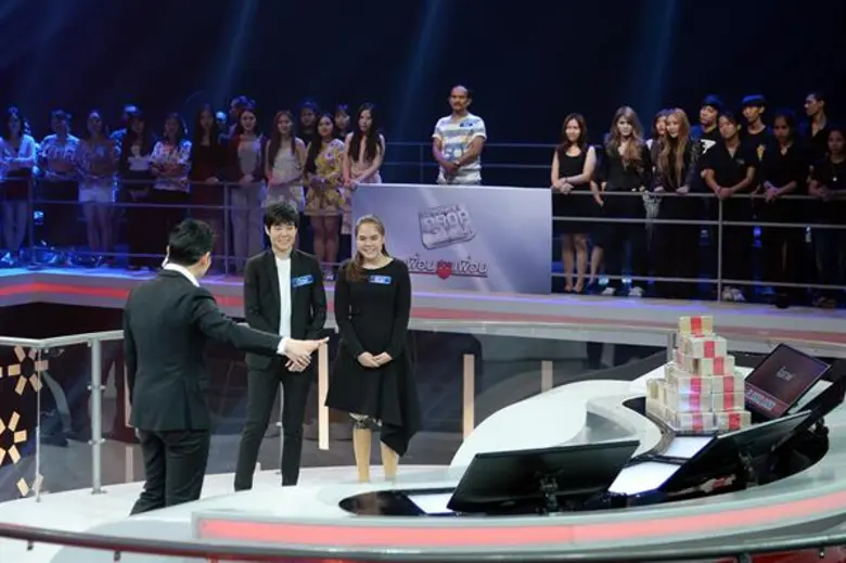 ทีวีไกด์: รายการ “The Money Drop ไทยแลนด์...เพื่อนช่วยเพื่อน” “น้องธันย์ – ณิชชารีย์” เหยื่อรถไฟสิงคโปร์ทับขาขาด กลับมาทุ่มพลังบุญ ส่งต่อชีวิตใหม่ให้ “น้องตั๊ก” ผู้ป่วย SLE