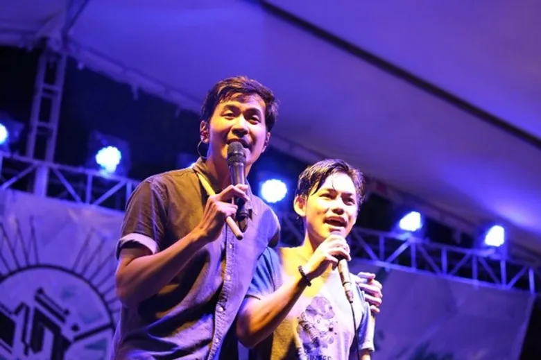 'แสตมป์ อภิวัชร์’ โชว์คอนเสิร์ตสุดซึ้งกลางสายฝน ปิดท้ายกิจกรรม 'GET FRESHY FEST’ ม.ศิลปากร