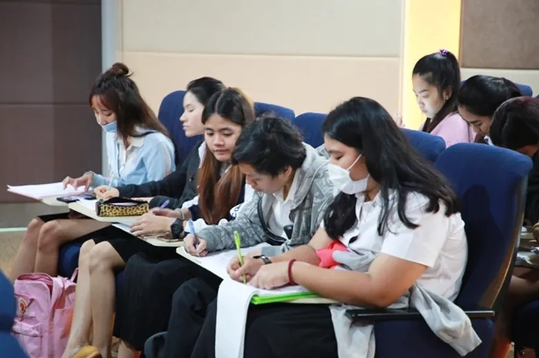 SPU : จุดประกายความสำเร็จ..! การสื่อสารการตลาดระหว่างประเทศ กับผู้เชี่ยวชาญด้านการสื่อสารองค์กรและการสื่อสารการตลาด รศ.ดร.นธกฤต วันต๊ะเมล์