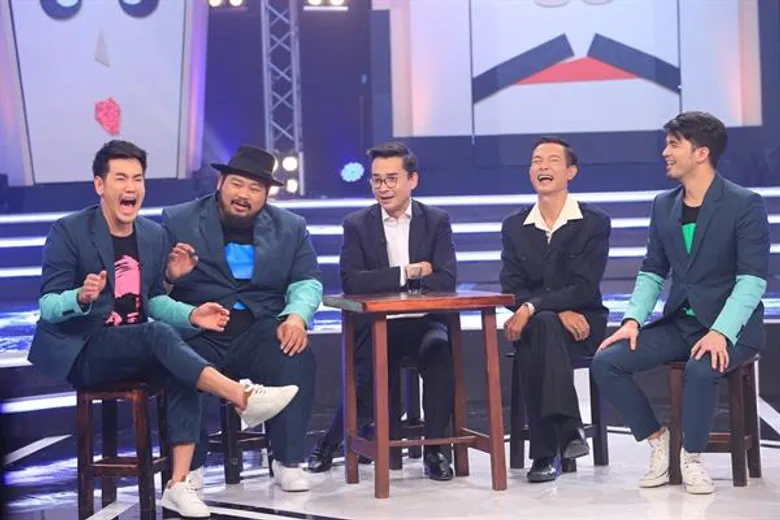 ทีวีไกด์: รายการ “สามแยกปากหวาน” “โอ-โน่” คู่หูดูโอ้รุ่นใหญ่ กับเรื่องราวที่ “อ๊อฟ-ป๊อบ-ว่าน” ต้องขอคาราวะ ใน “สามแยกปากหวาน” จันทร์ 13 พ.ย.นี้