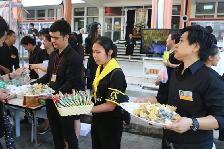 พลังจิตอาสา สจล. ใช้เทคโนโลยีผสานบริหารจัดการดีเยี่ยม บริการประชาชนกว่า 16,000 คน ในงานถวายดอกไม้จันทน์ พระเมรุมาศจำลอง ณ สจล.