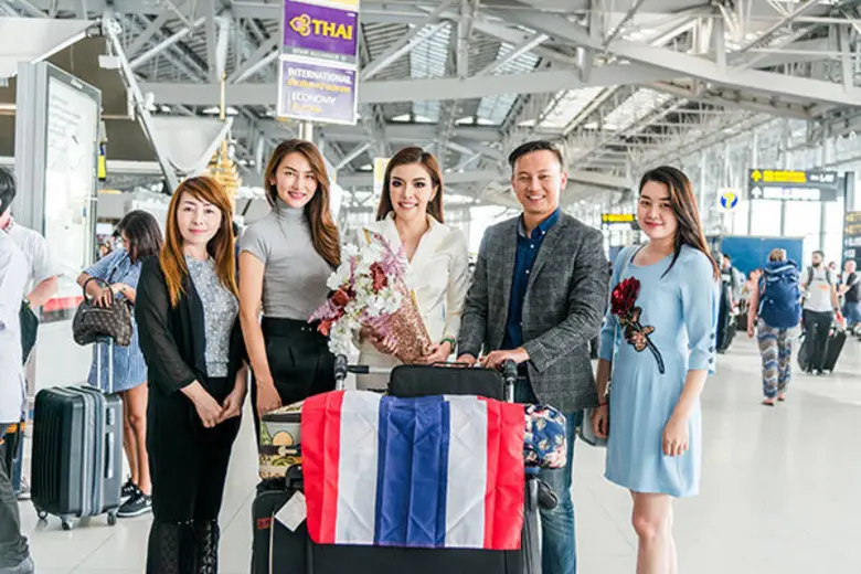 'เนย"" ณหทัย เล็กบำรุง (ที่ 2 จากซ้าย) ผู...