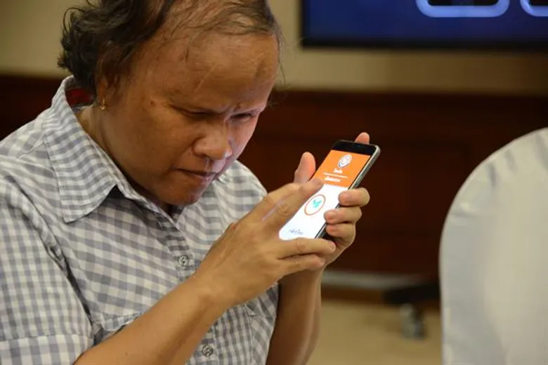 กสิกรไทยล้ำหน้าอีกครั้ง ออก K PLUS Beacon ให้ผู้บกพร่องทางการเห็นทำธุรกรรมผ่านมือถือได้เป็นครั้งแรก เปิดรับ 300 อาสาสมัครลองใช้งาน ก่อนเปิดใช้จริงปีหน้า