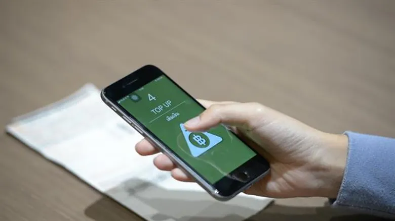 กสิกรไทยล้ำหน้าอีกครั้ง ออก K PLUS Beacon ให้ผู้บกพร่องทางการเห็นทำธุรกรรมผ่านมือถือได้เป็นครั้งแรก เปิดรับ 300 อาสาสมัครลองใช้งาน ก่อนเปิดใช้จริงปีหน้า