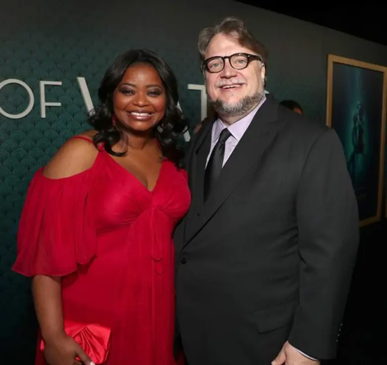 กิลเลอร์โม เดล โทโร นำทีมนักแสดงร่วมงานพรีเมียร์ เปิดตัวภาพยนตร์ The Shape of Water ณ ลอสแอนเจลิส