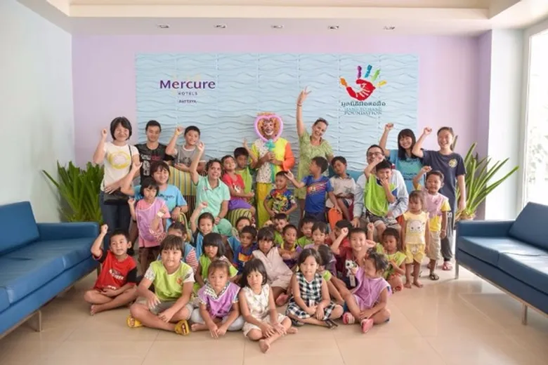 กิจกรรมเพื่อสังคมกับมูลนิธิมือต่อมือ ที่โรงแรมเมอร์เคียวพัทยา