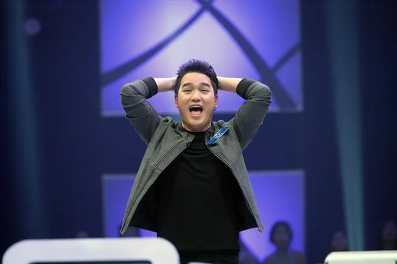 ทีวีไกด์: รายการ “ตกสิบหยิบล้าน” “เอ๊ะ – จิรากร” ตกที่นั่งลำบาก!!! ตกอยู่ในสถานการณ์ “จะบีบก็ตาย จะคายก็รอด” คาเวที “ตกสิบหยิบล้าน” เพราะฝีมือนักร้องรุ่นน้อง อย่าง “ดิม แทททู คัลเลอร์”