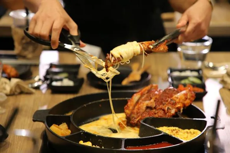 บิสซิเนส เทรนดี้ เขย่าวงการร้านอาหารเปิดตัว James Cheese ร้านดังสไตล์เกาหลี ครั้งแรกในประเทศไทย