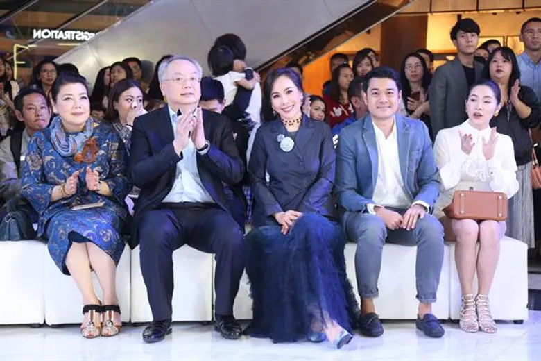 “คิง เพาเวอร์” ฉลองครบรอบ 28 ปี อย่างยิ่งใหญ่ เอาใจแฟนพันธุ์แท้ตัวยง จัดงาน “28th Anniversary Discover Endless Surprises” มอบโปรโมชั่นสุดพิเศษครั้งเดียวในรอบปี พร้อมลุ้นรับของรางวัลสุดอลังการ