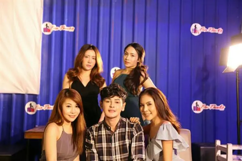 เพิ่งจะมีผลงานเพลงแรกเป็นของตัวเองสำหรับ"...
