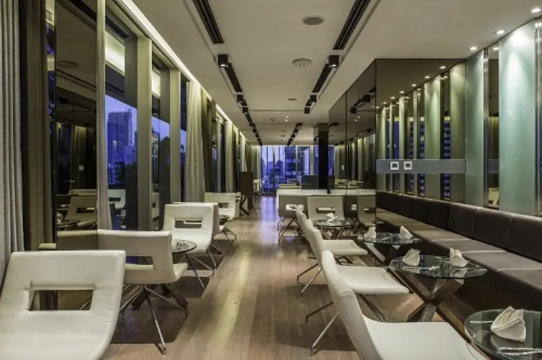 ฉลองเทศกาลคริสต์มาสและปีใหม่ที่โรงแรมอัมรา กรุงเทพฯ