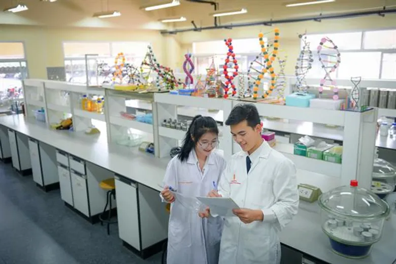 เดินหน้าจัดตั้ง มหาวิทยาลัย “ซีเอ็มเคแอล” รับโรดแมปชาติ รองรับโครงการ EEC ขับเคลื่อนเศรษฐกิจประเทศด้วยอุตสาหกรรมขั้นสูง