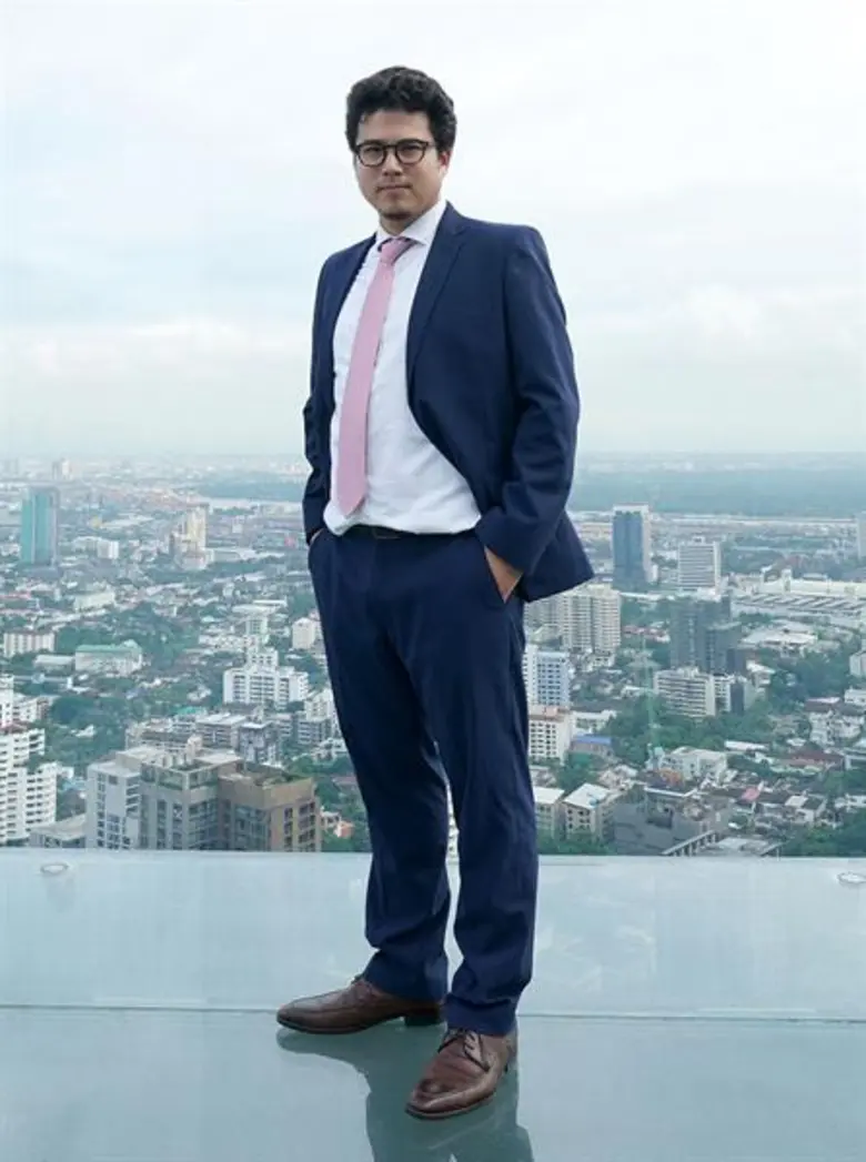 ชูจุดเด่นอาคาร Mixed-use Commercial Compl...