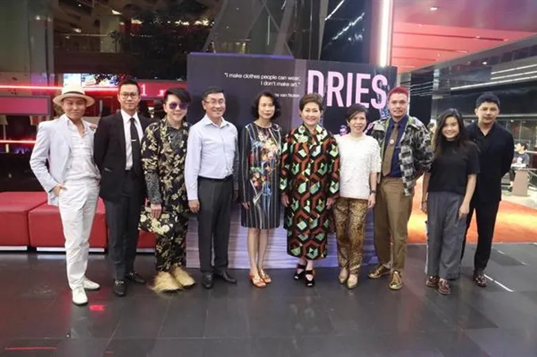 เอส เอฟ ร่วมกับ ด็อกคิวเมนทารี่ คลับ เปิดตัวหนังดีไซฯเนอร์สุดเริ่ด32“Dries” (ดรีส) เซเลบคนดังแวดวงแฟชั่นระดับแถวหน้าร่วมงานแน่นโรง