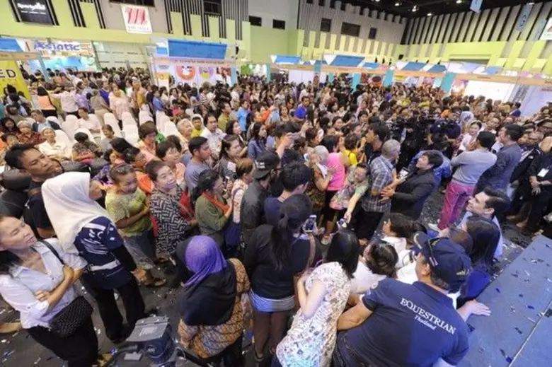 มหกรรมความอร่อย “ครัวคุณต๋อย รักษ์ขนมไทย” เปิดงานสุดคึกคัก เหล่านักชิมแห่ร่วมงาน สั่งจองชุดกล่องของขวัญขนมไทยหมดตั้งแต่วันแรก
