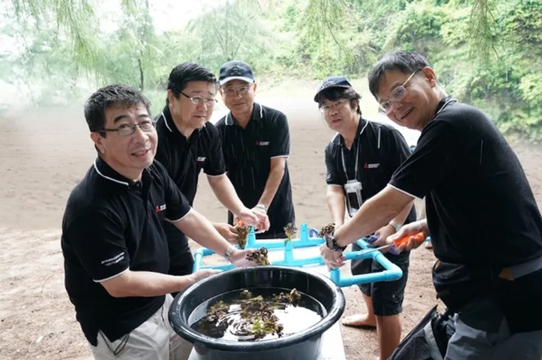 มูลนิธิมิตซูบิชิ อิเล็คทริคไทย และพนักงานจิตอาสาของกลุ่มบริษัท Mitsubishi Electric ประเทศไทย รวมกว่า 500 คน ร่วมปลูกปะการัง คืนความอุดมสมบูรณ์ให้ท้องทะเลไทย ณ หาดนางรอง อ.สัตหีบ จ.ชลบุรี