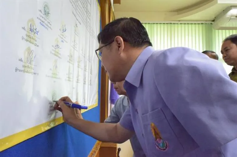 สคร. 12 สงขลา จัดพิธีลงนาม MOU กำจัดหนอนพยาธิ โรงเรียนพระราชดำริ สมเด็จพระเทพฯ จ.นราธิวาส