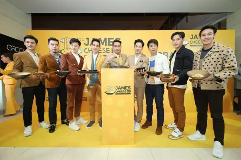 เป็นสองหนุ่มฮอตวงการบันเทิงไทย ที่ครองใจส...