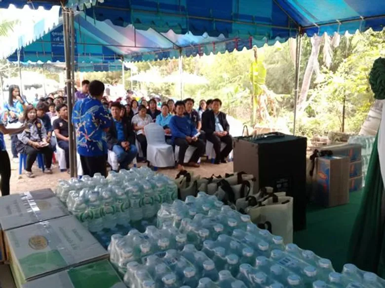 ส.ป.ก.มอบปัจจัยการยังชีพแก่ผู้ประสบภัยน้ำท่วม