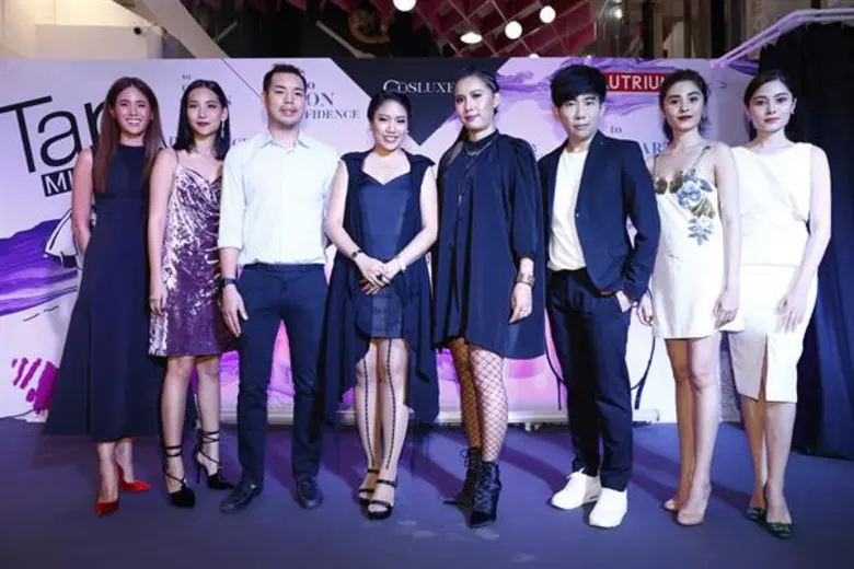 Cosluxe เปิดตัวคอลเลกชั่นใหม่: นางสาวช่อทิพย์ ประสิ...