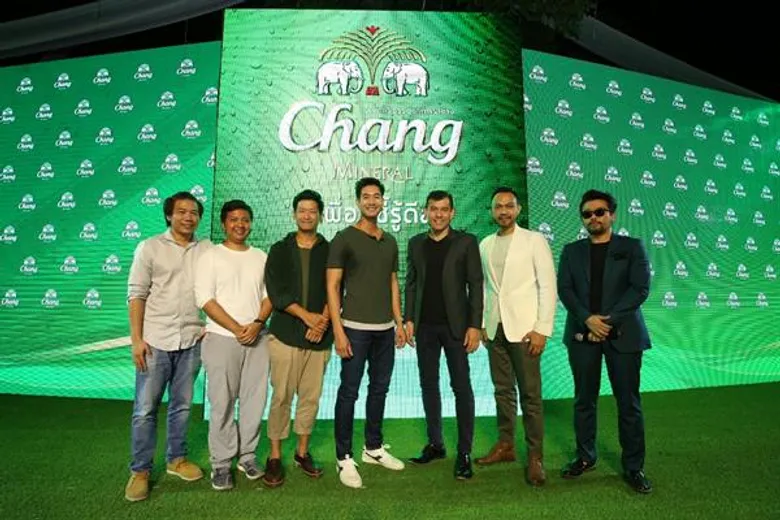 น้ำแร่ธรรมชาติตราช้าง ชวน “เวียร์ ศุกลวัฒน์” ร่วมถ่ายทอดเรื่องจริงจากเพื่อนซี้ เปิดตัวโฆษณาชุดใหม่ ภายใต้แคมเปญ “#เพื่อนซี้รู้ดีสุด”