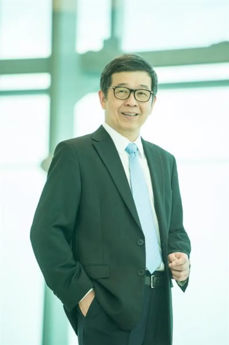 Somporn Vongvuthipornchai, Chief Executiv...