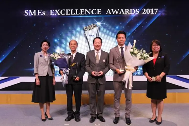 นายกนกศักดิ์ โมกขมรรคกุล ผู้ช่วยผู้จัดการใหญ่ ผู้อำ...
