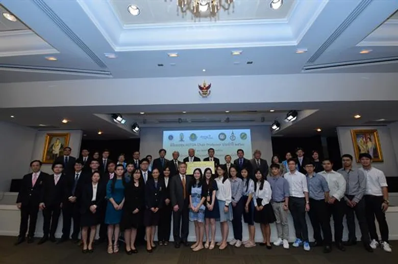 นักวิจัยจุฬาฯ รับทุน NSTDA Chair Professor 20 ล้านบาท พัฒนาพลังงานทางเลือกจากวัตถุดิบธรรมชาติหรือของเหลือทิ้งภาคเกษตร