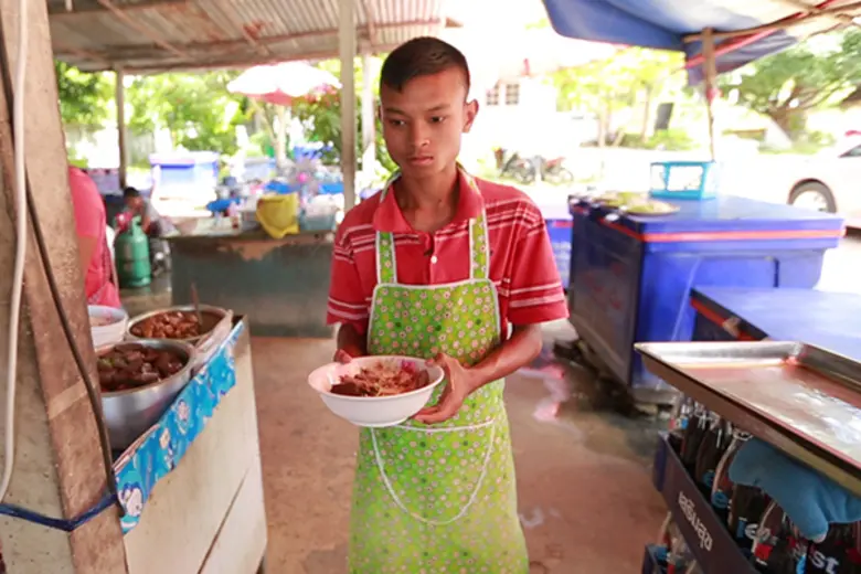 รายการ "สานรัก คนเก่งหัวใจแกร่ง" อาทิตย์น...