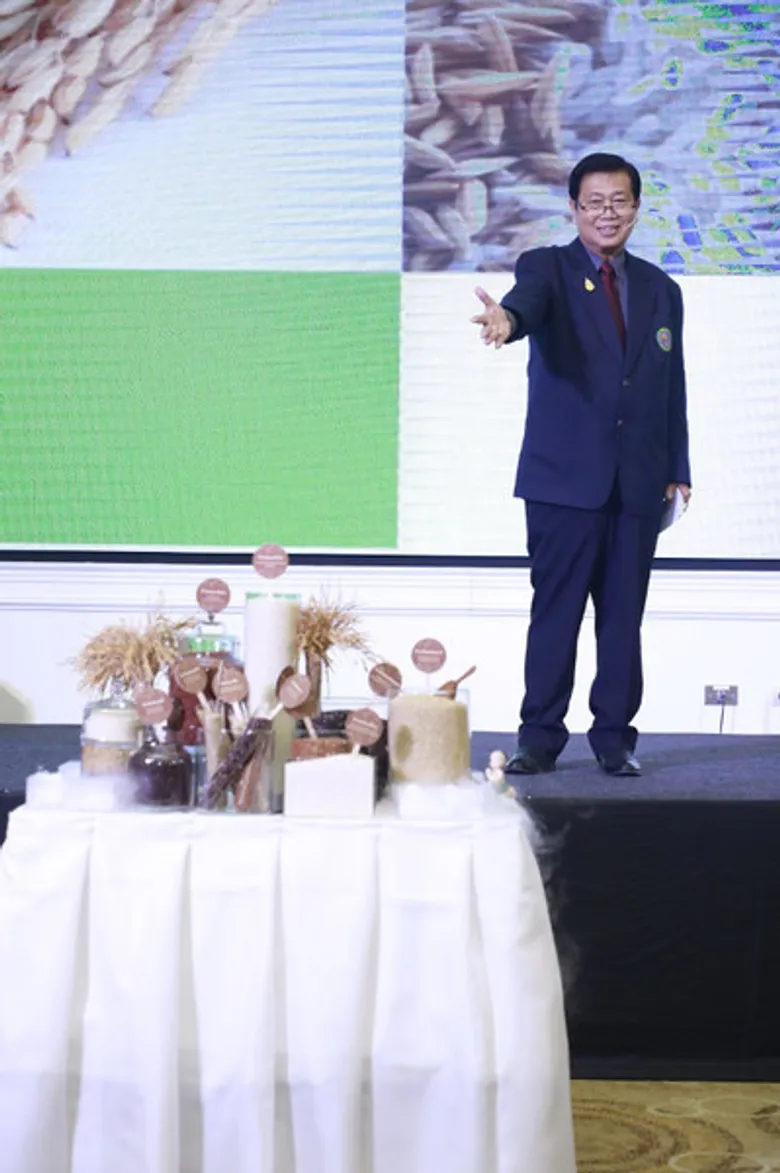 พาณิชย์ฯ ปลุกกระแสข้าวไทยยุค 4.0 ริเริ่มการประกวดรางวัล “RICE PLUS AWARD 2018 : ข้าว...ก้าวใหม่” เชิญชวนผู้ที่รักการสร้างสรรค์และผู้ประกอบการรุ่นใหม่ส่งผลงานชิงถ้วยเกียรติยศ
