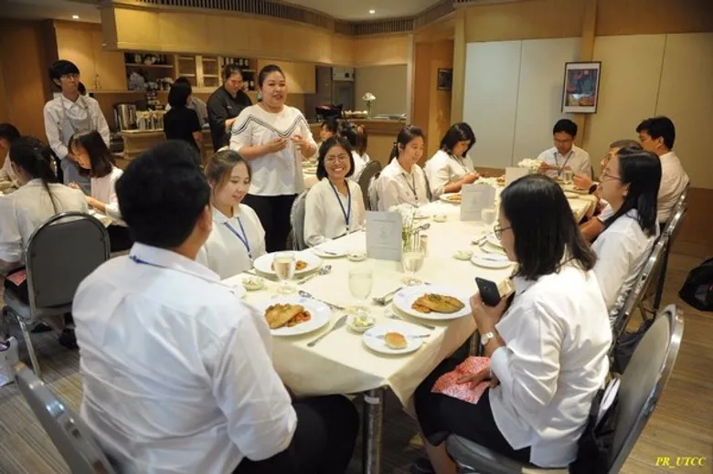 มหาวิทยาลัยหอการค้าไทย ต้อนรับคณาจารย์จากโรงเรียนมาแตร์เดอี