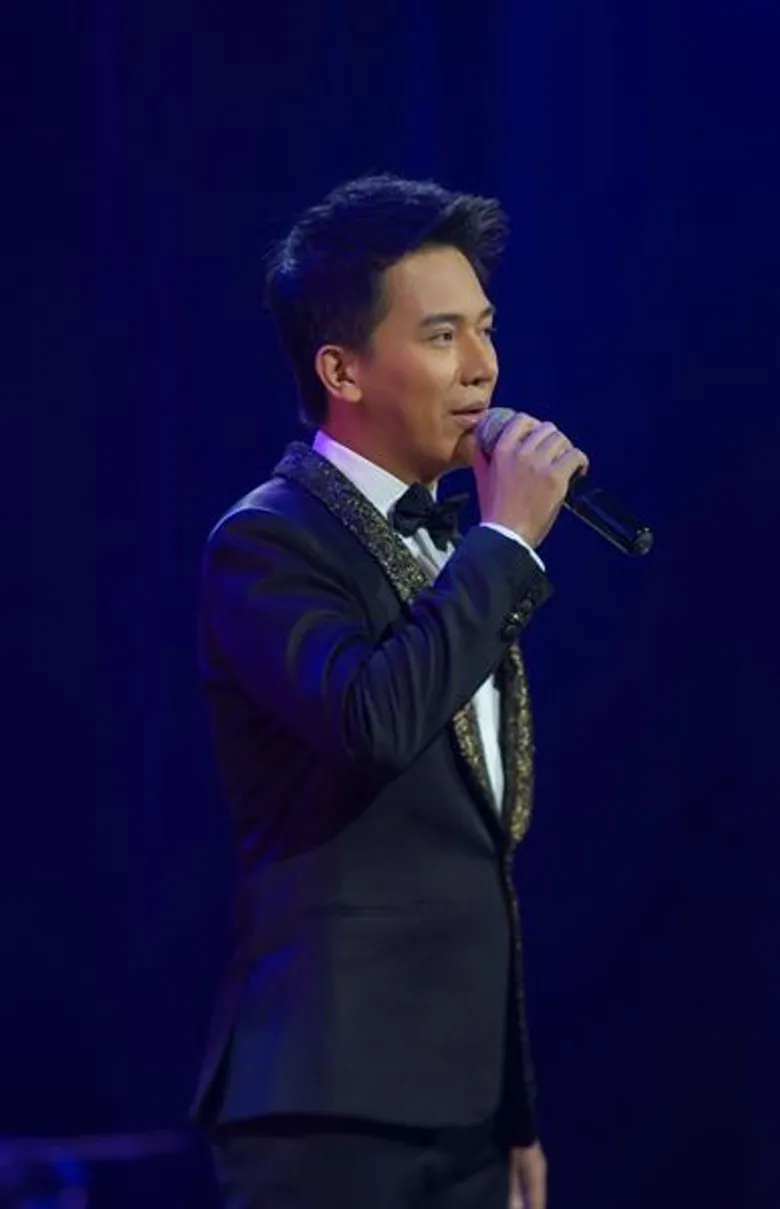 คอนเสิร์ต อวยพรปีใหม่ ต้อนรับเทศกาลคริสต์มาสและวันปีใหม่…อิ่มเอมสุขสันต์รับความบันเทิงรื่นเริงใจ ไปกับบทเพลงแห่งความรัก ความสุข เพลงคริสต์มาส และเพลงอวยพรปีใหม่