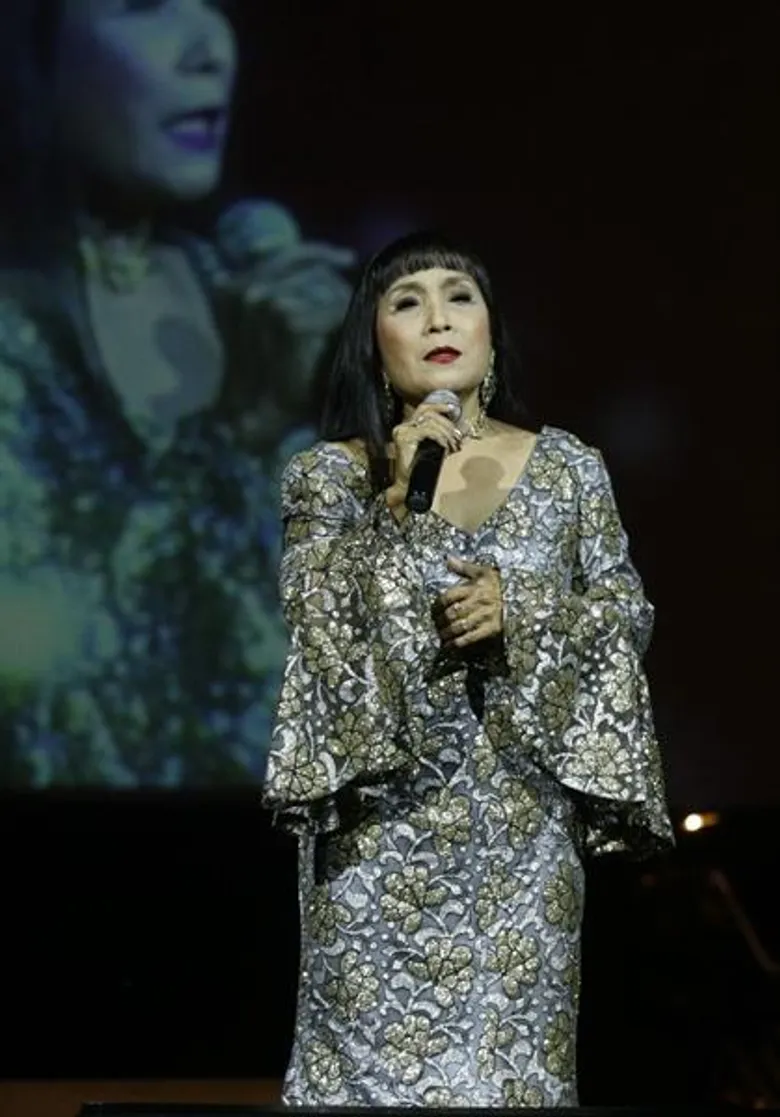 คอนเสิร์ต อวยพรปีใหม่ ต้อนรับเทศกาลคริสต์มาสและวันปีใหม่…อิ่มเอมสุขสันต์รับความบันเทิงรื่นเริงใจ ไปกับบทเพลงแห่งความรัก ความสุข เพลงคริสต์มาส และเพลงอวยพรปีใหม่