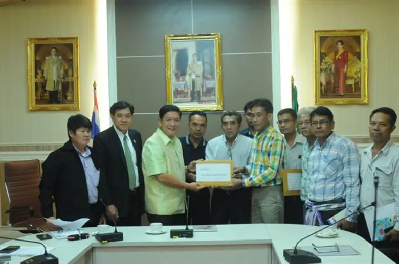 นายลักษณ์ วจนานวัช รัฐมนตรีช่วยว่าการกระท...