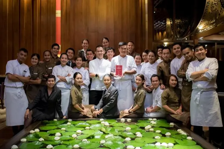"สระบัว บาย กิน กิน" ห้องอาหารไทยไฟน์ไดน์...