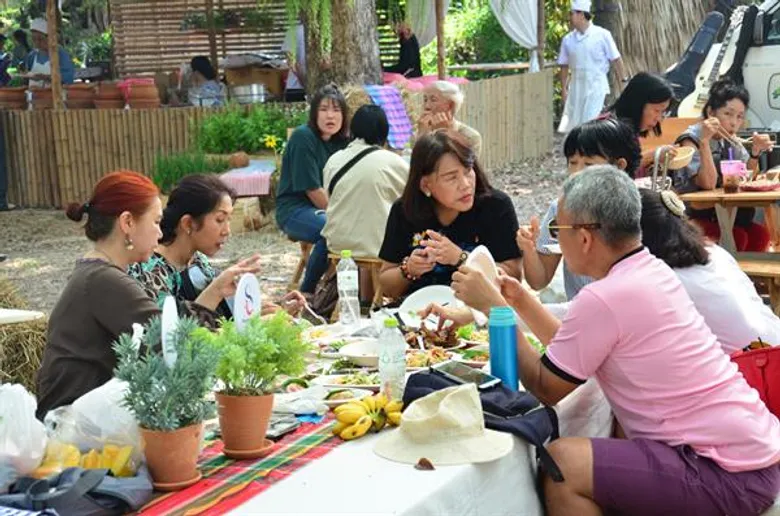 ททท. ผนึกกำลัง มูลนิธิสังคมสุขใจ ขับเคลื่อนท่องเที่ยวเชิงวัฒนธรรมอาหารต่อเนื่อง ปลื้ม คนรุ่นใหม่ตื่นตัววิถีเกษตรอินทรีย์ แห่ร่วมงานสังคมสุขใจล้นหลาม