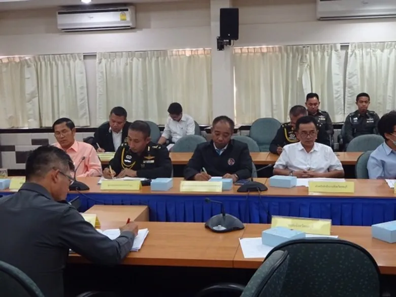 กอ.รมน.จังหวัด ช.บ. ประชุม"เตรียมความพร้อมในการรักษาความปลอดภัย และลดอุบัติเหตุทางถนนช่วงเทศกาลวันคริสมาสต์และวันขึ้นปีใหม่ 2561"