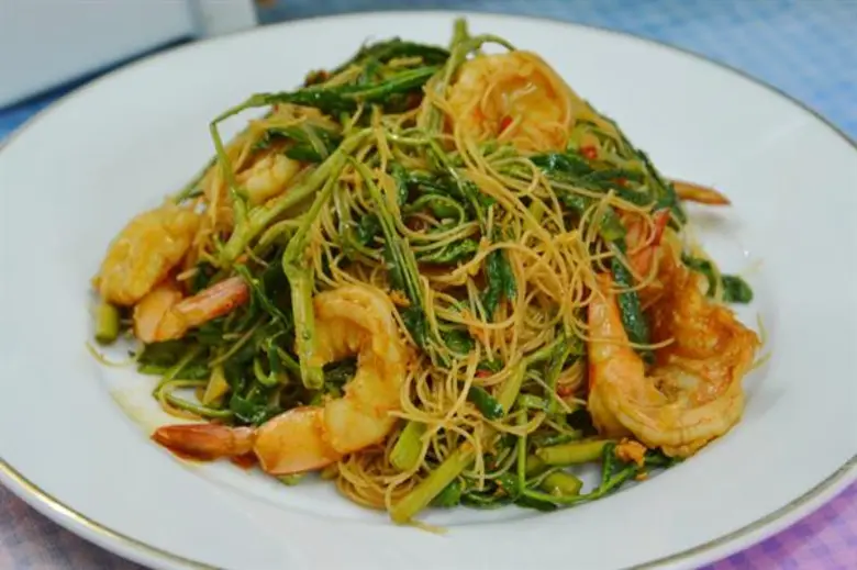 อาหารจานเส้นที่ต้องลองของเดือนธันวาคม "เส...