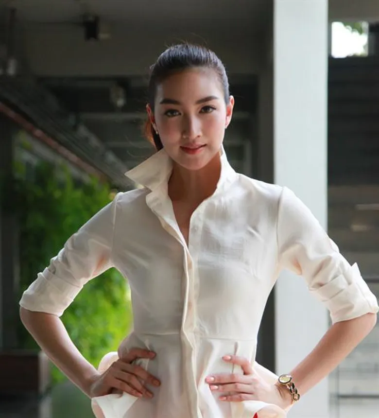 ข่าวซุบซิบ: แพนเค้ก เขมนิจ จามิกรณ์ นักแสดงจากภาพยนตร์ซีรีส์ ศรีอโยธยา ทางทรูโฟร์ยู ช่อง 24 ชวนแฟนละคร ร่วมสนุกกับกิจกรรม “ปิดกรุศรีอโยธยา”