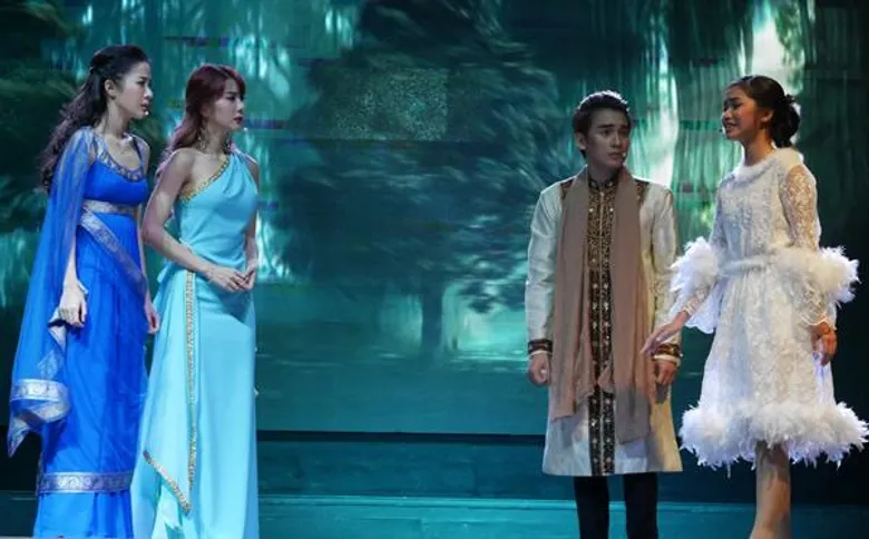 เนย-แจม ร่วมกับนักแสดงกว่า 50 ชีวิต ถ่ายทอดความประทับใจผ่านบทเพลงพระราชนิพนธ์ 30 บทเพลง ที่โลกไม่มีวันลืม ในละครเวทีเพลงเฉลิมพระเกียรติ “รากฟ้า กับ แสงดิน” เดอะมิวสิคัลโชว์ครั้งพิเศษในหลวงรัชกาลที่ 9