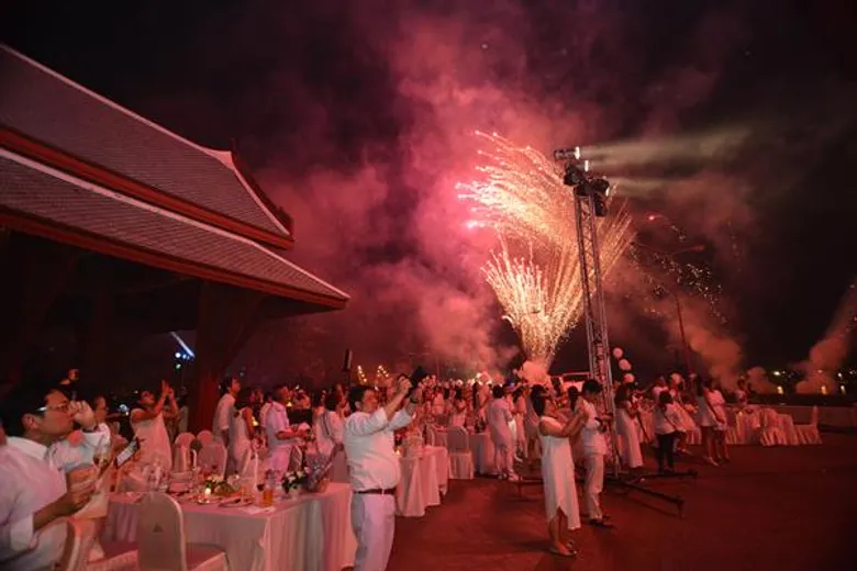 ครั้งแรกในประเทศไทย กับดินเนอร์สไตล์ปิคนิคสุดหรู Le Diner en Blanc พร้อมนำรายได้ส่วนหนึ่งไปช่วยเหลือ “พม.”