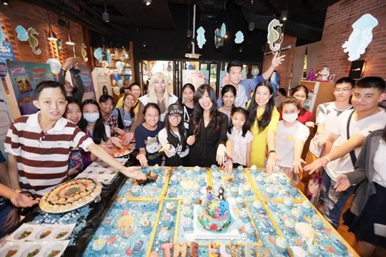 นานมีบุ๊คส์ จัดงานเปิดตัวหนังสือ “ไขปริศนาเมืองเอลฟ์” การผจญภัยครั้งสุดท้ายของคู่หูเงือกฝึกหัด ในหนังสือชุดจักรภพพันธุ์มหัศจรรย์