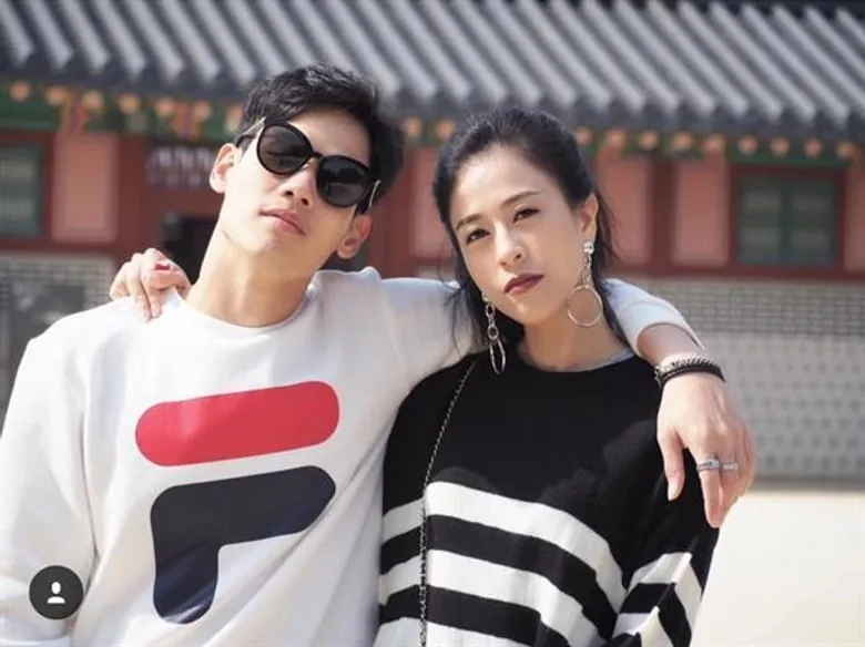 เอก ปลดล็อค โบว์ลิ่ง ช่อง 8 สลัดลุคนางงาม โชว์หวามถ่ายปก Hug