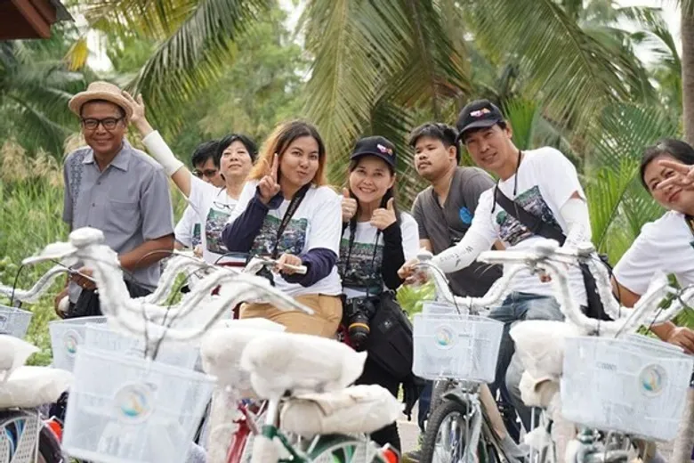บ้านสวนสมุทรสงคราม ร่วมกับ ชุมชนท่าคา และ ททท. จัดกิจกรรมนำคณะสื่อมวลชนสายท่องเที่ยว สัมผัสวิถีไทยในบ้านสวน